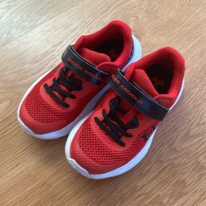 Under Armour boys shoes size 11